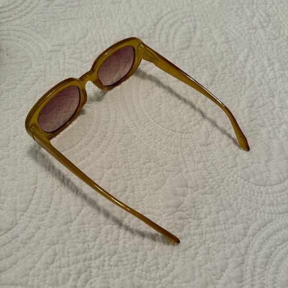 New Sway Parisian Piece Yellow Sunglasses – NIB - Picture 3 of 4